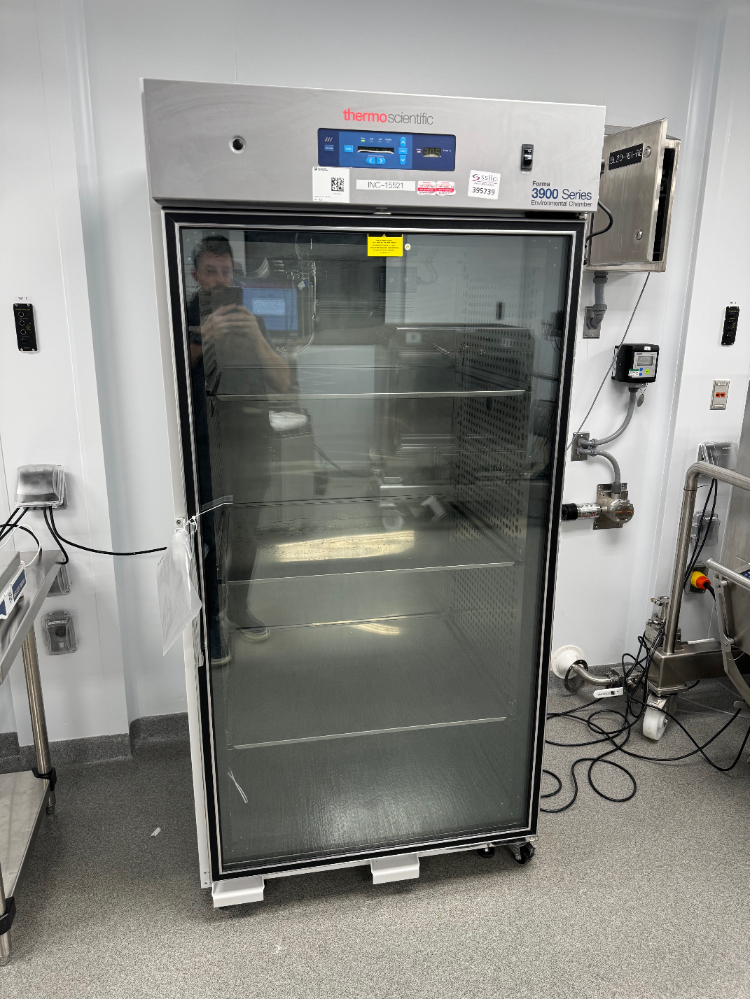 Image of Thermo Forma 3900 Series Environmental Chamber